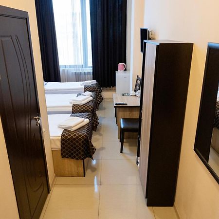 Comfort Hotel Jerevan Buitenkant foto