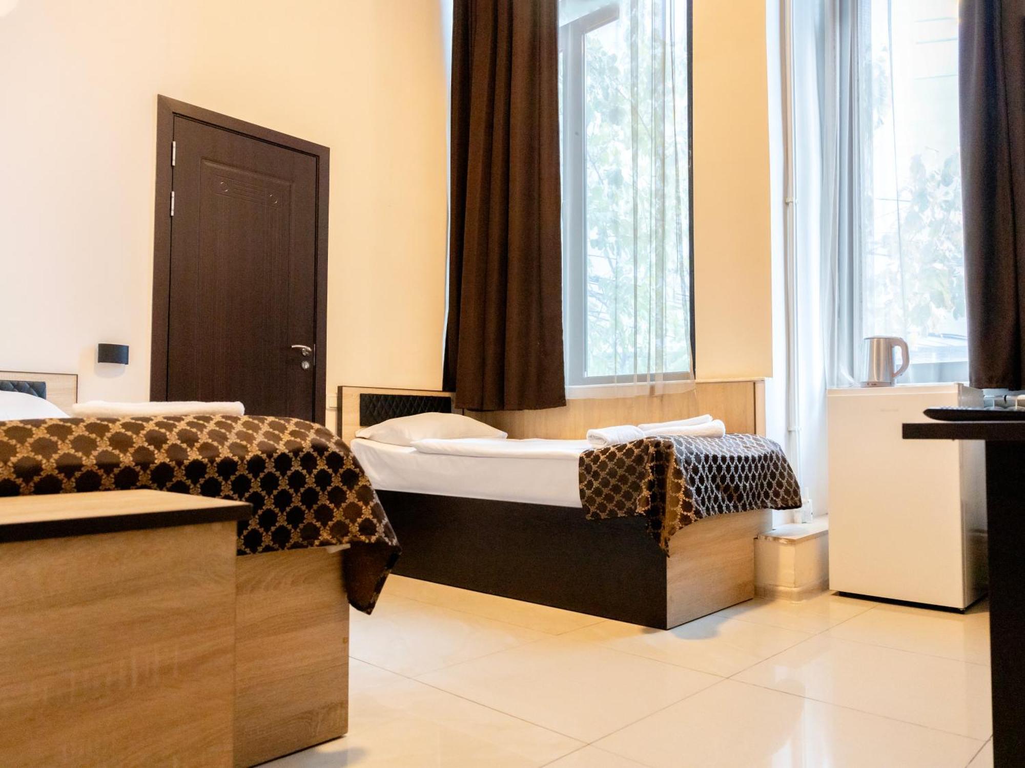 Comfort Hotel Jerevan Buitenkant foto
