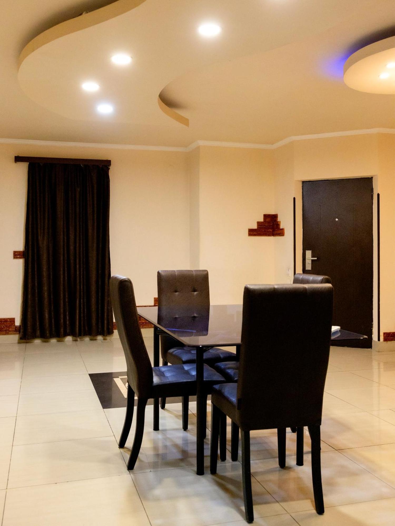 Comfort Hotel Jerevan Buitenkant foto