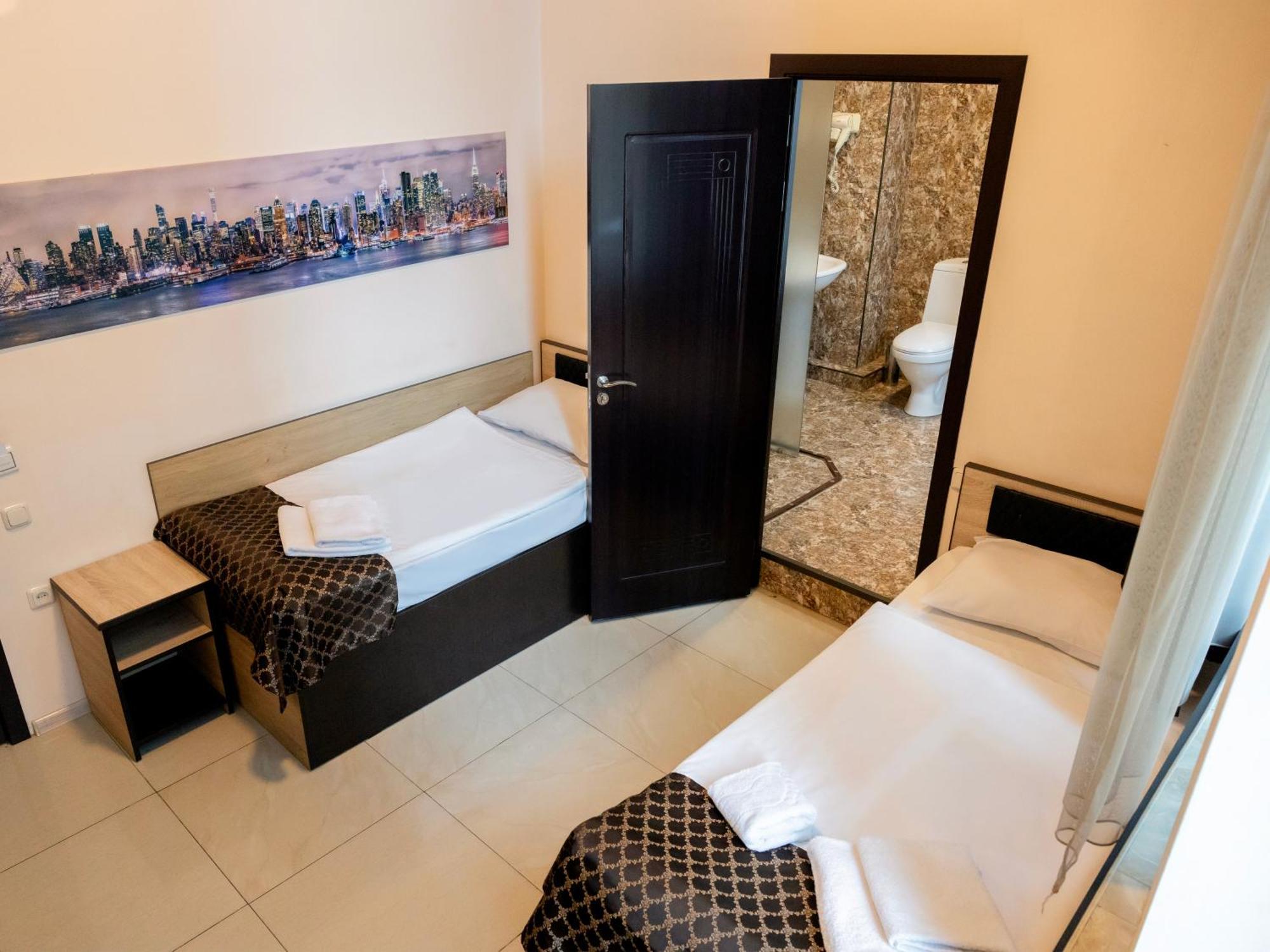 Comfort Hotel Jerevan Buitenkant foto